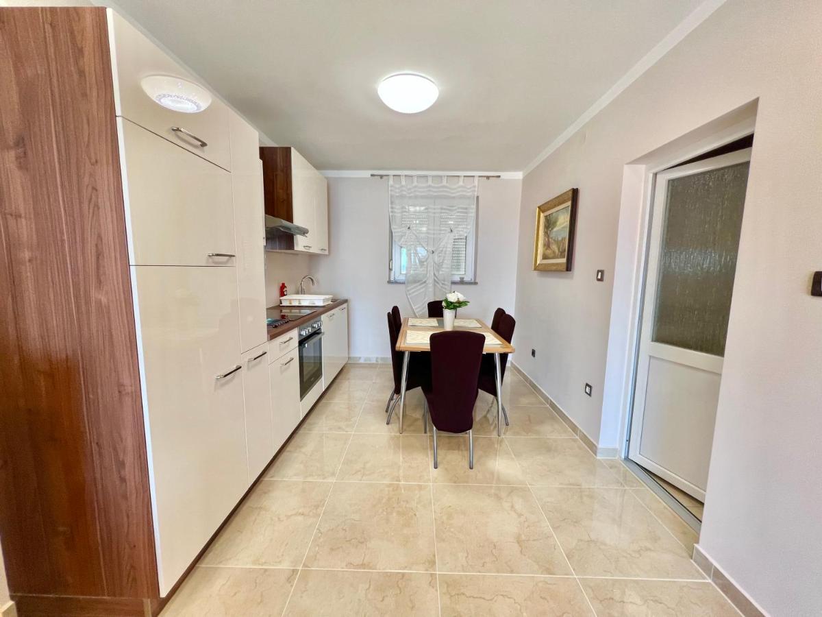 Apartmani Jasminka Dramalj Exterior photo